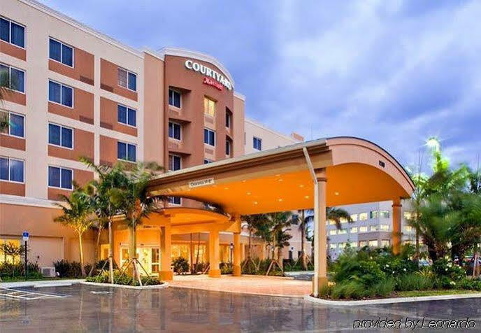 Отель Courtyard By Marriott Miami West/Fl Turnpike Экстерьер фото